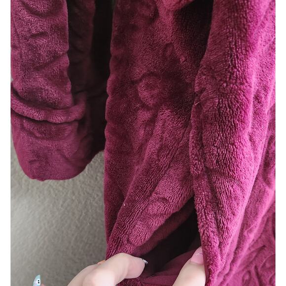 Jasmine Rose Burgundy Plush Robe Small Pockets Pockets Soft Comfy Cozy - Picture 2 of 5